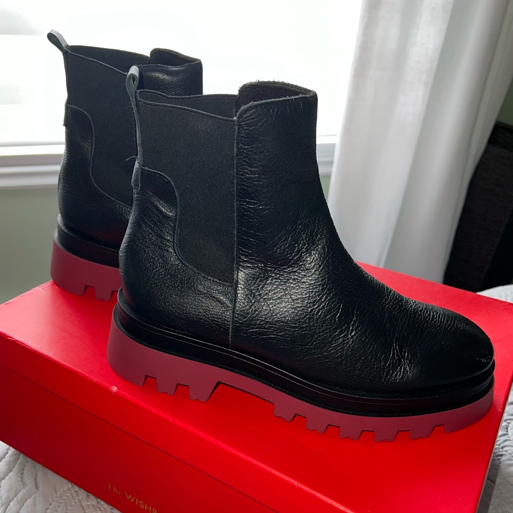 Bertuchi Chelsea leather boots size 40 brand new